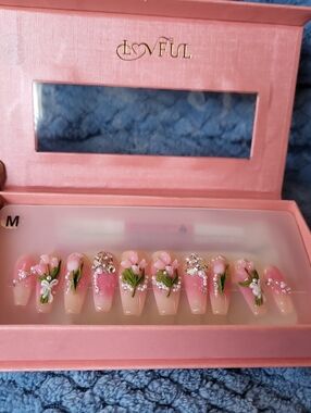 Lovful Lovely Pink Floral Press-On Nail Set by